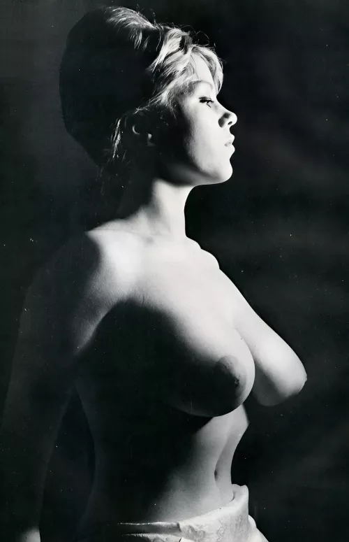 Margaret Nolan, stepping into the limelight, 1960's by MugPuntertoo