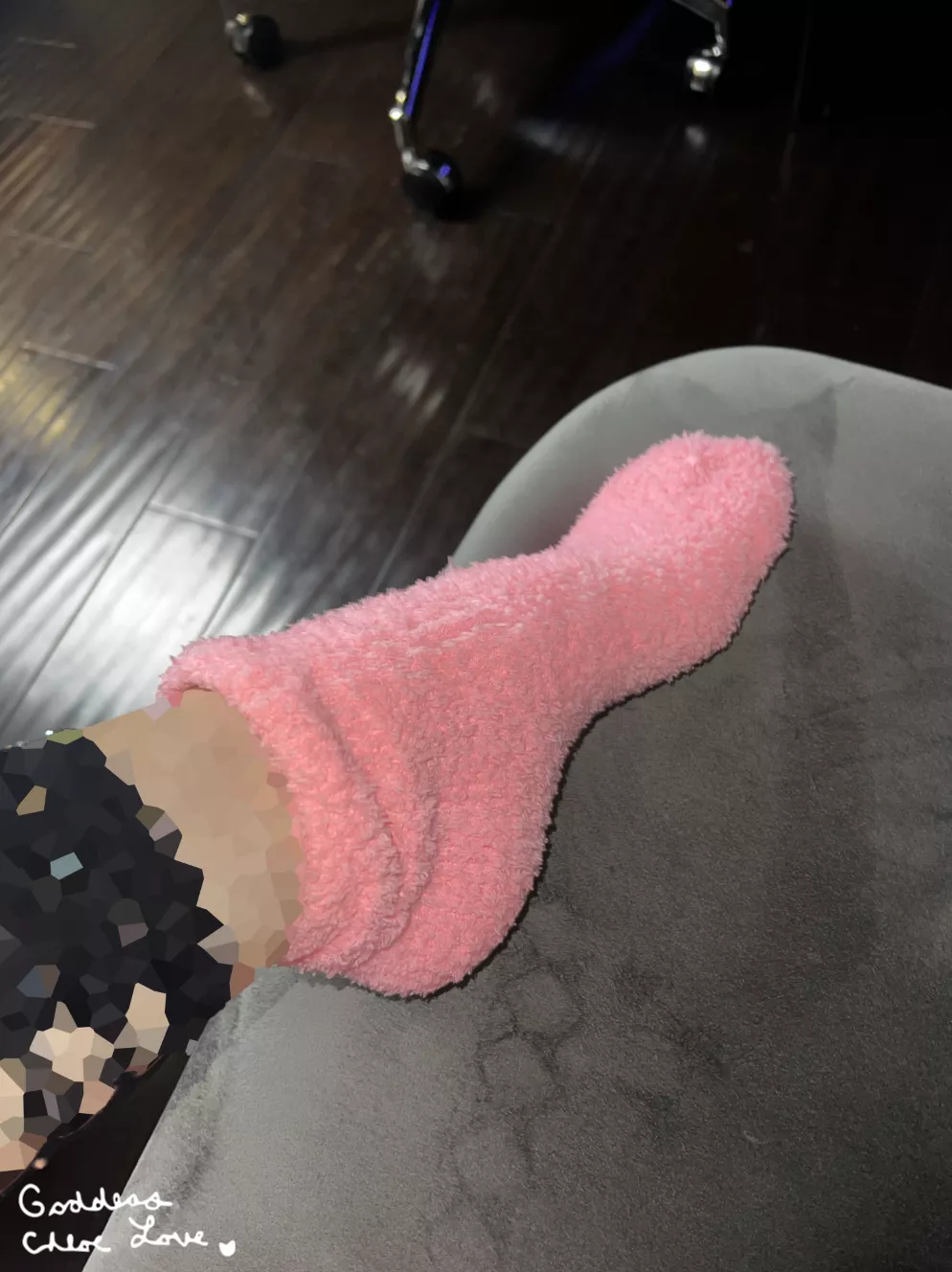 Pink fuzzy socks for hump day [F]23 posted by Goddess_ChloeLove