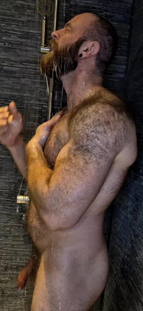 Shower time 🚿 by Jopsa0491