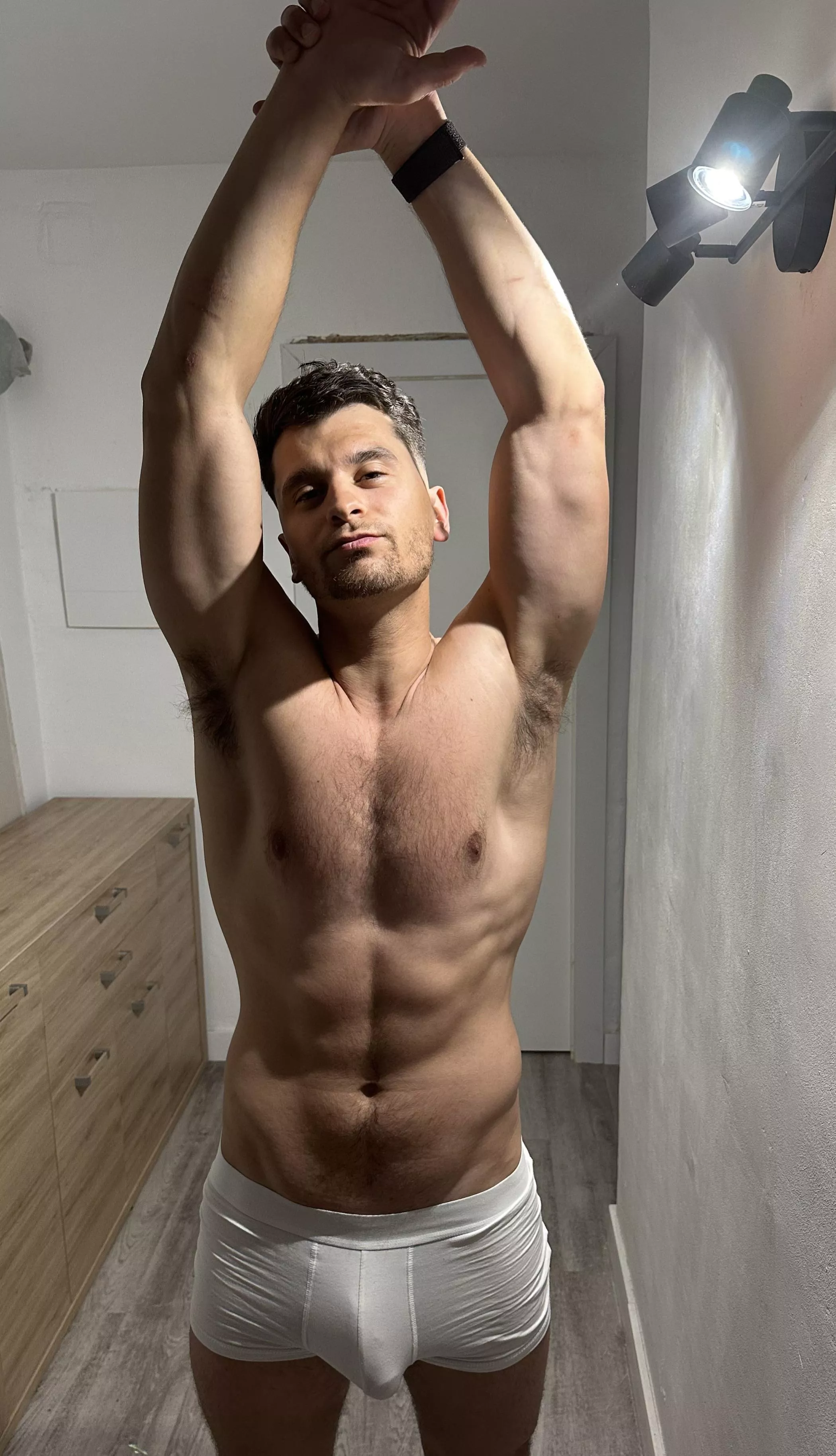 Smellable, lickable and strong pits posted by realisiwak