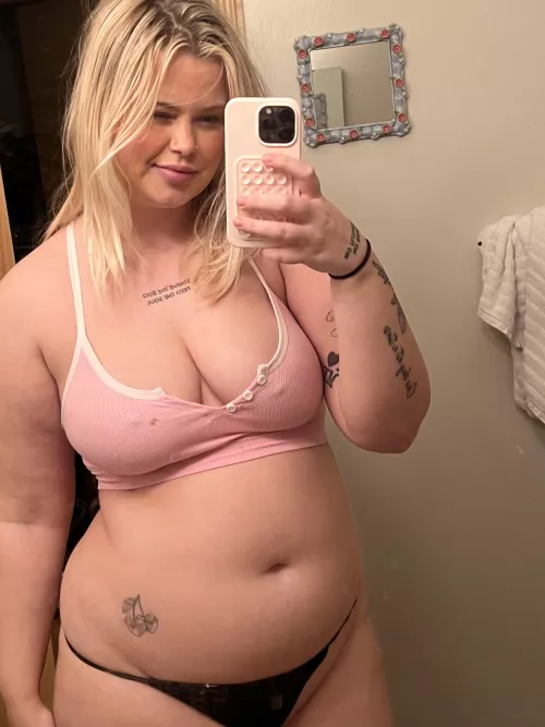 So bloated from an early bday dinner? by wispy_girlwa