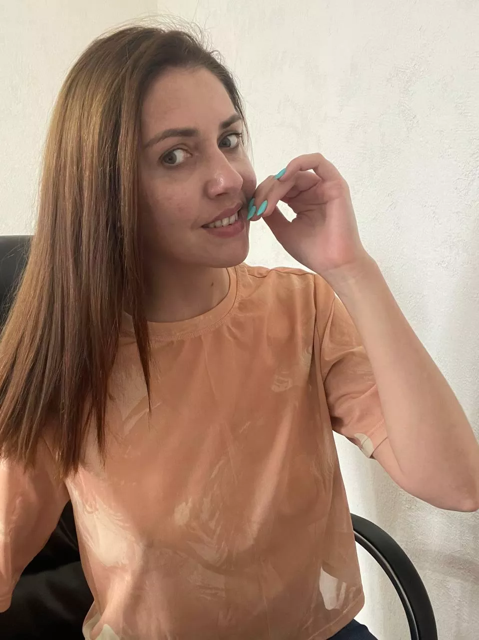 the shirt is even looser and more comfortable without braa posted by megan_vikkk