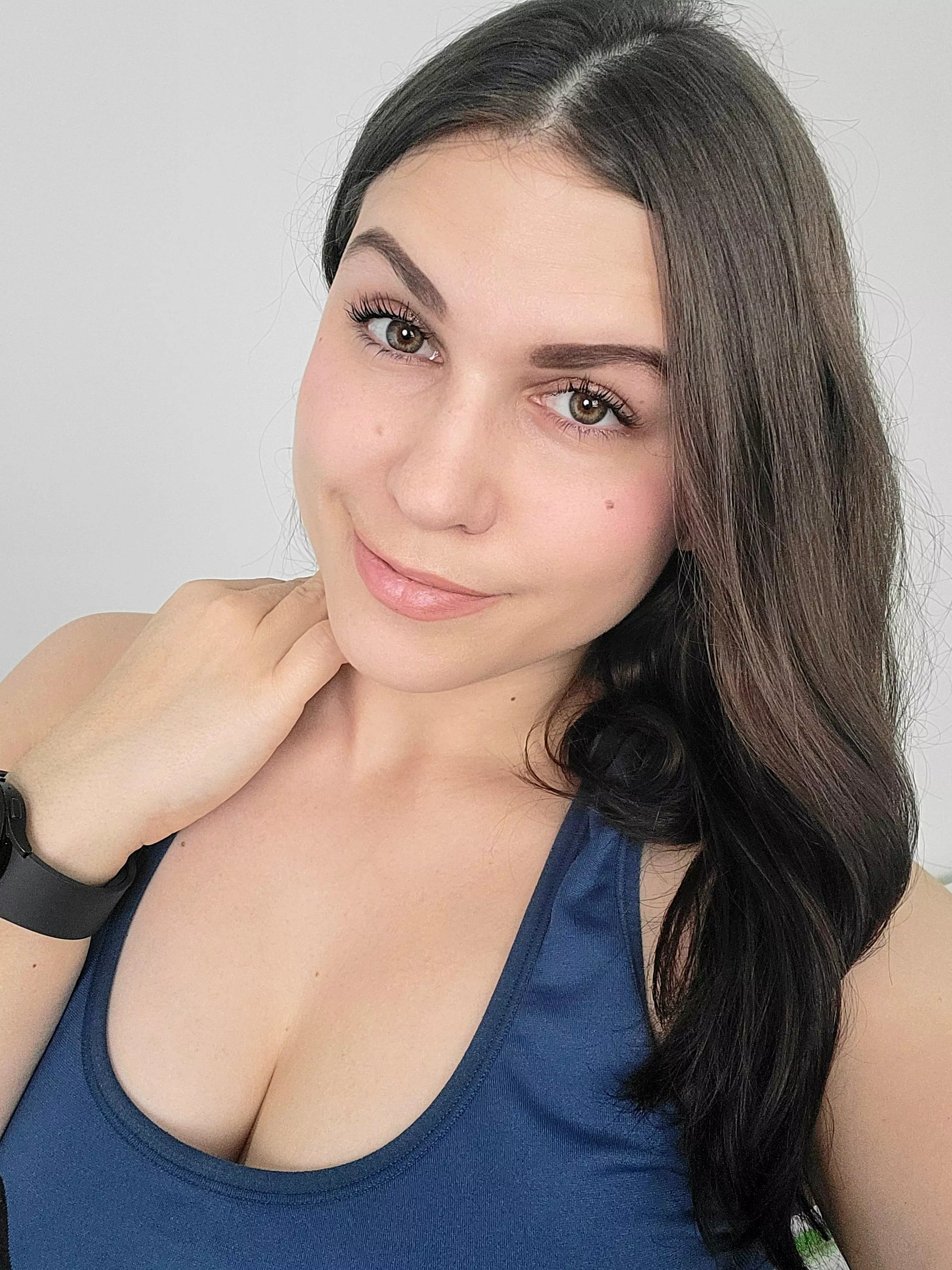 Waiting for you on @chaturbate 😊 [Tiny_hat] posted by Tiny_hat_