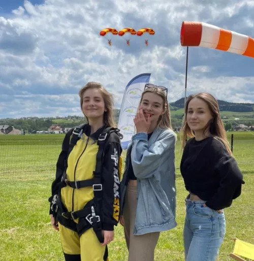 Which one deserves butt drilling more? ❤️ (DM allowed) [3] by theprettiest1