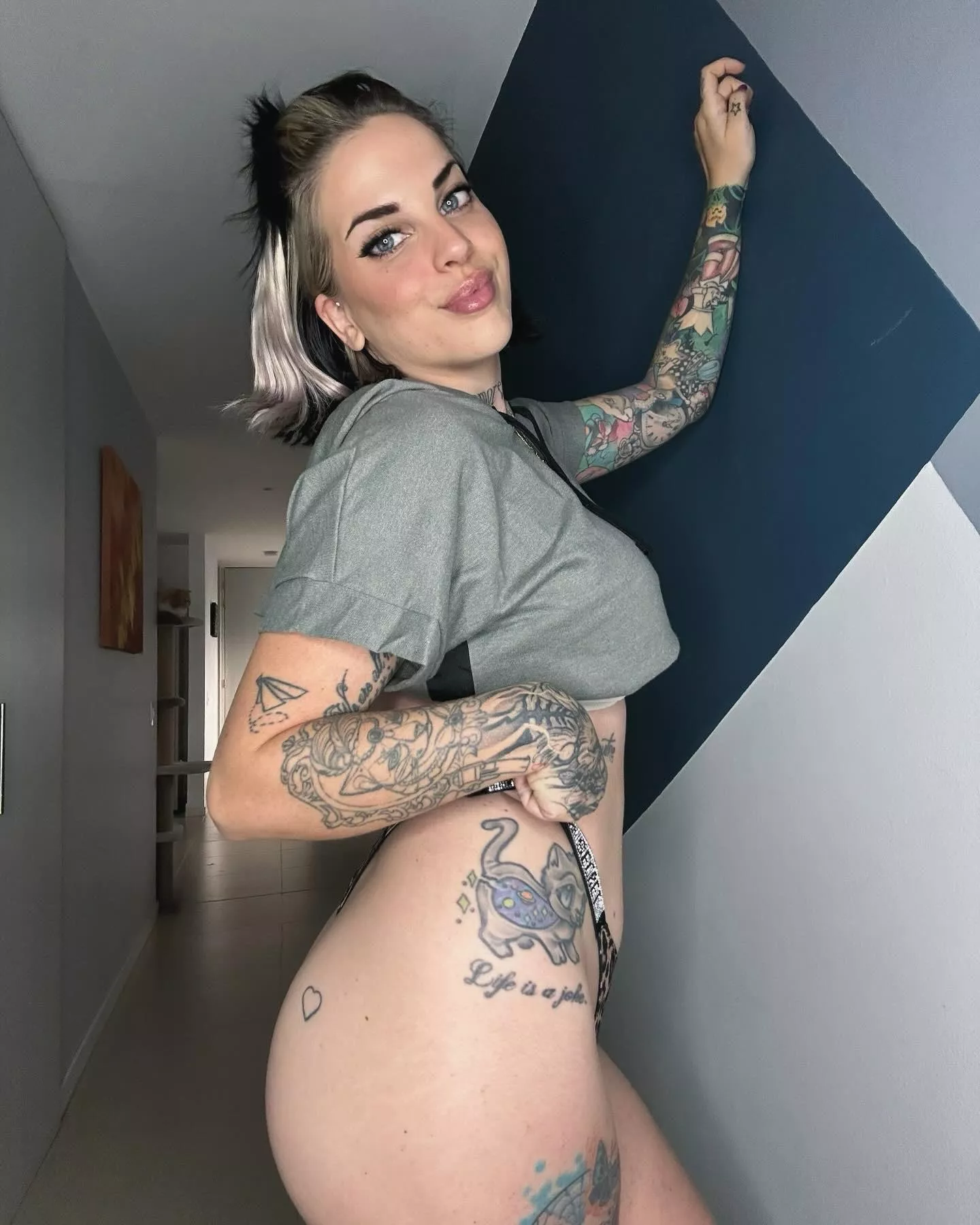 Would you eat my pussy?  posted by ottaviia