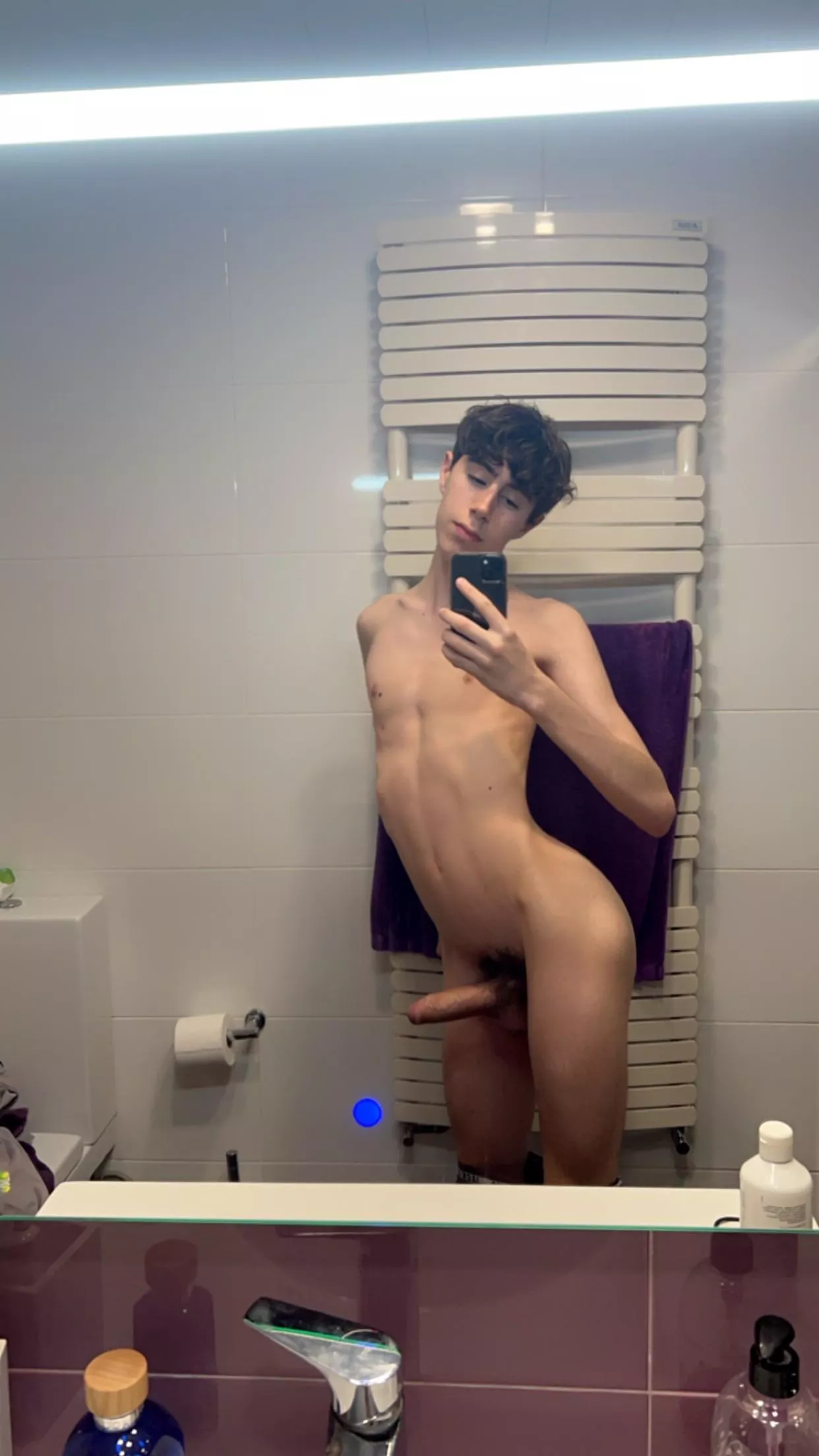 18 would you fuck me bro? posted by polartwinke