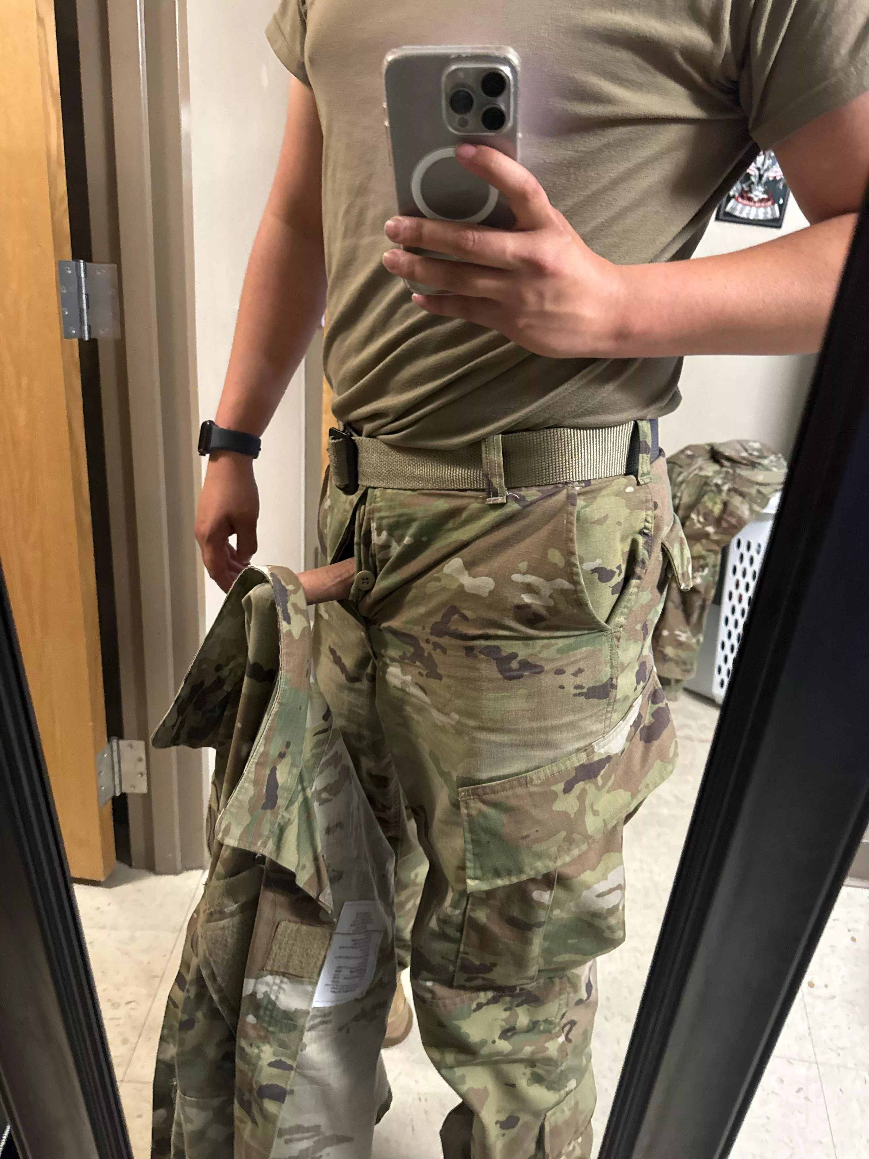 [21] ran outta coat hangers so i had to improvise posted by anonymouslyherelol