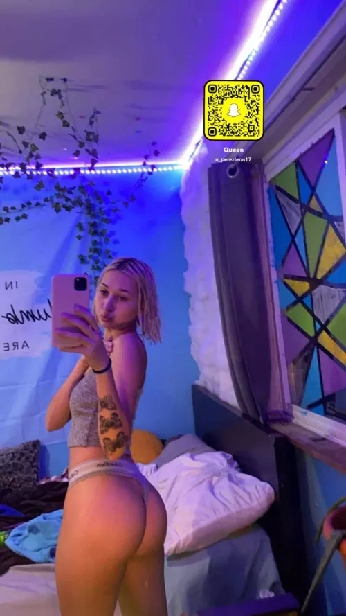 21[F4M] i will send nudes and sext whoever ups this by No-Town-9843