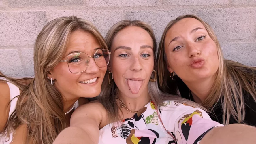 [3] Hungry Girls by Sweet_Tension6262