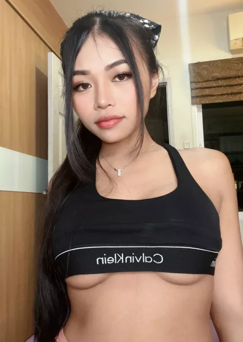 Do you like sporty Asian girls? If so, say Y by Arabolical