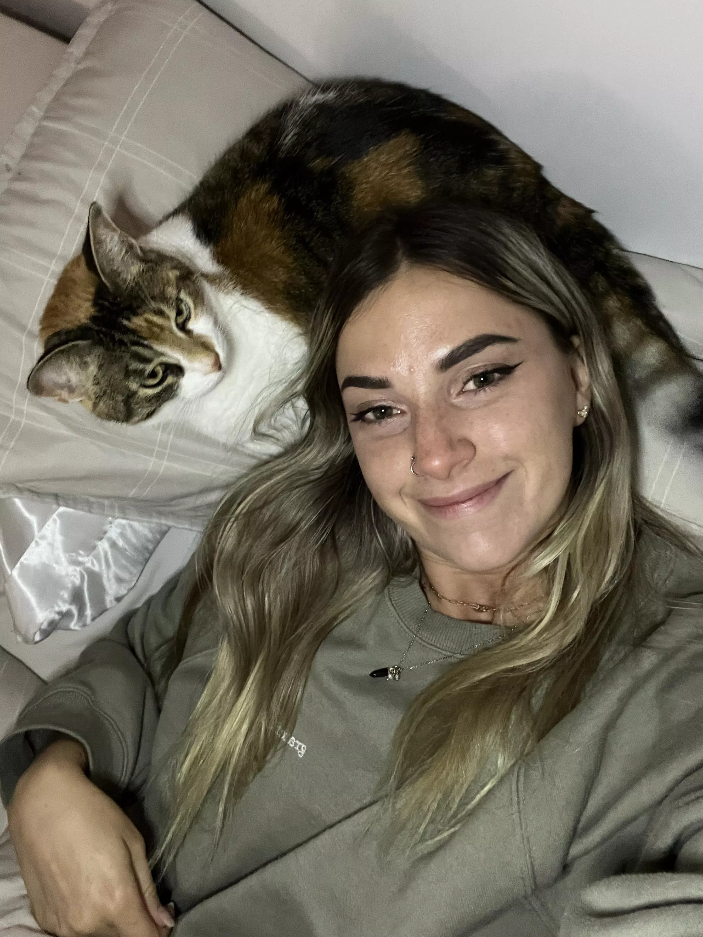 Feeling cute today. posted by hell_l0ve