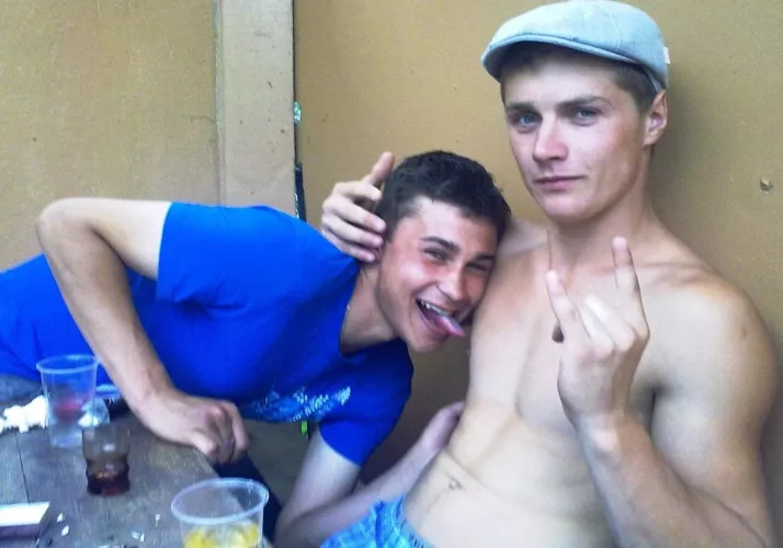 Going in for a lick by Primal_Mantis