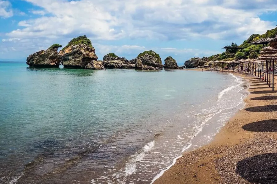 Greece beach posted by zqzq12350