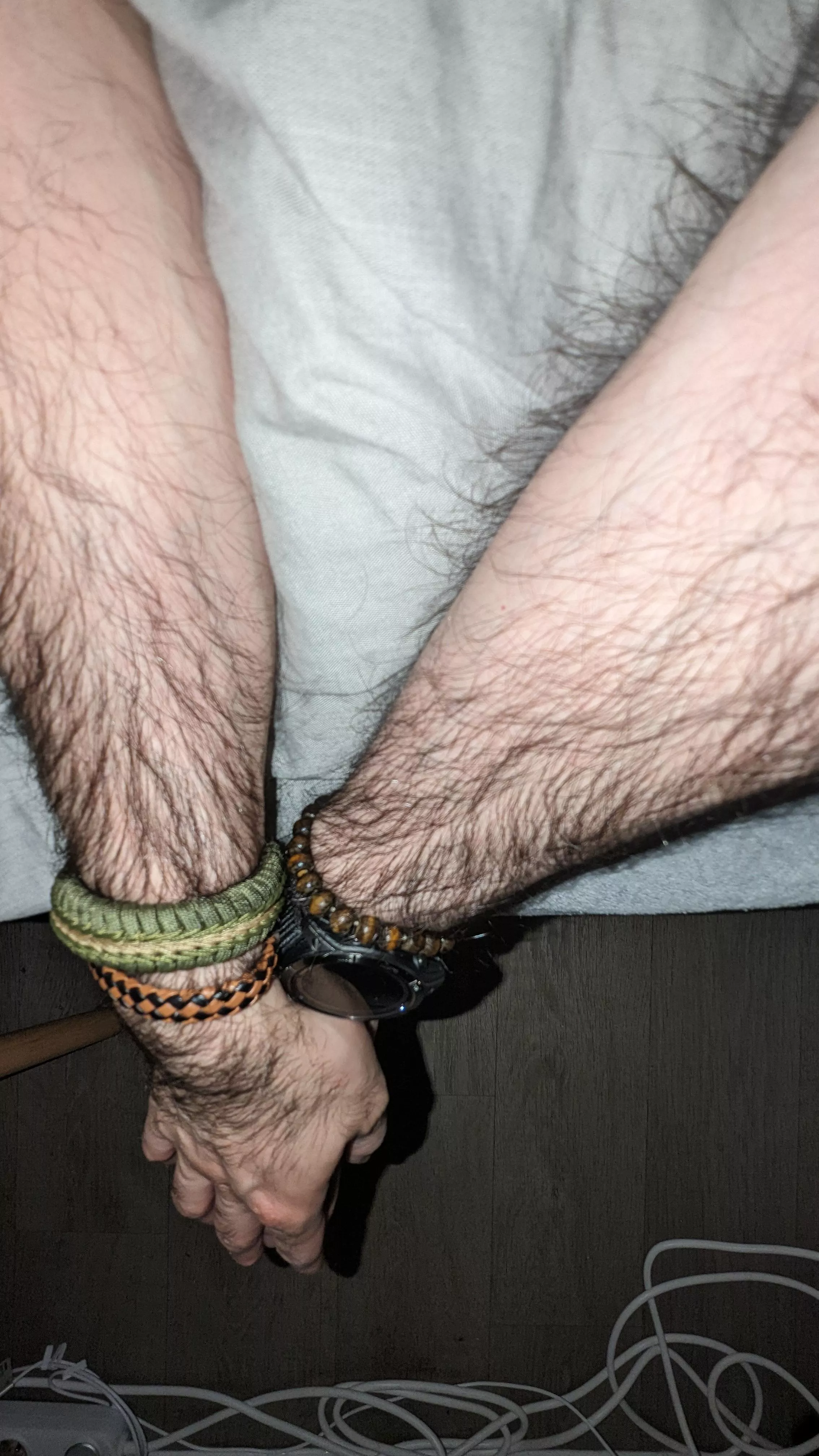 Hanging arms. posted by Anxious_Ananas_643