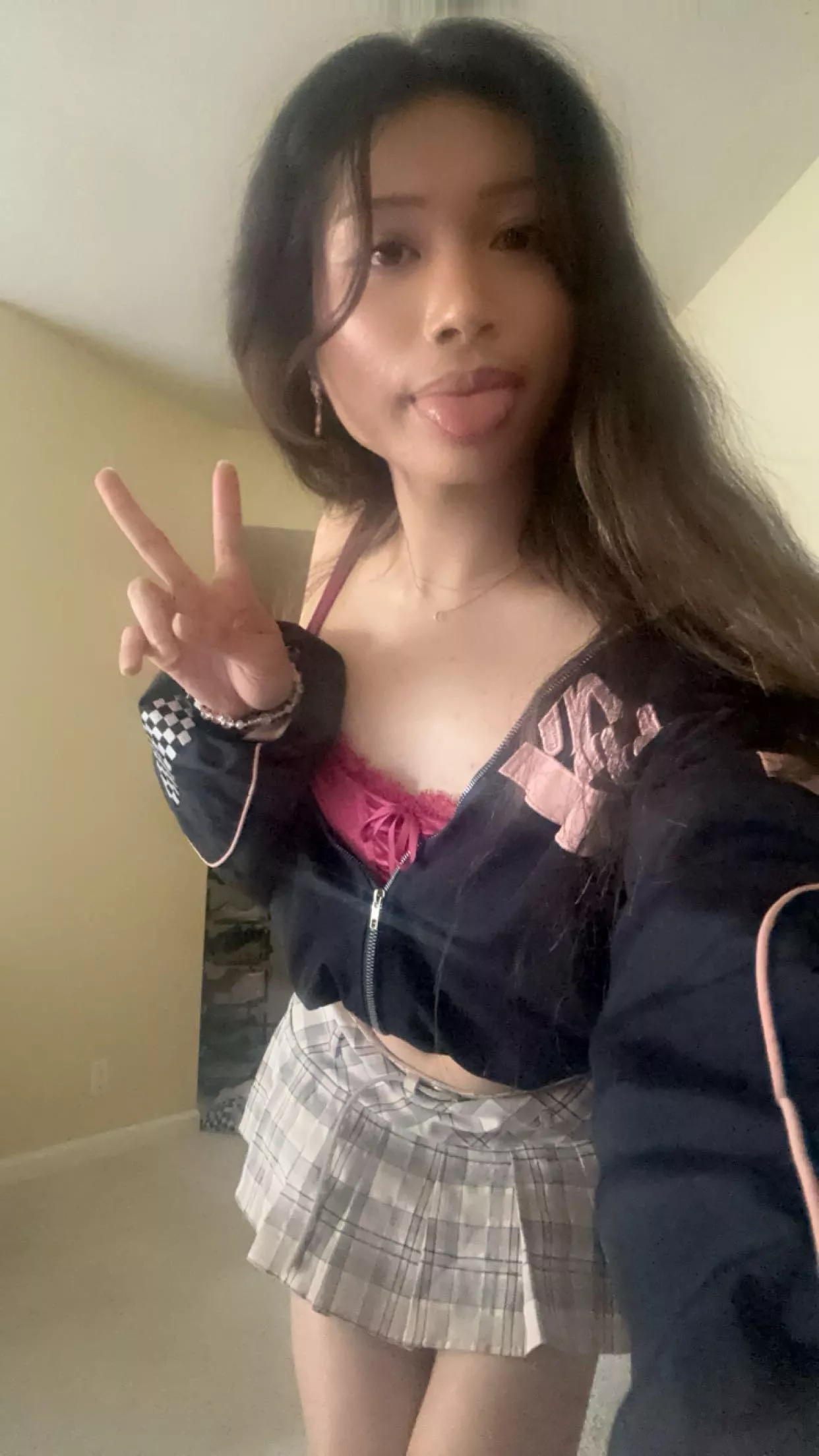 hi ✌🏻 :p posted by SailorDae