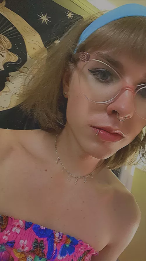 How I look? by HearingAccomplished6