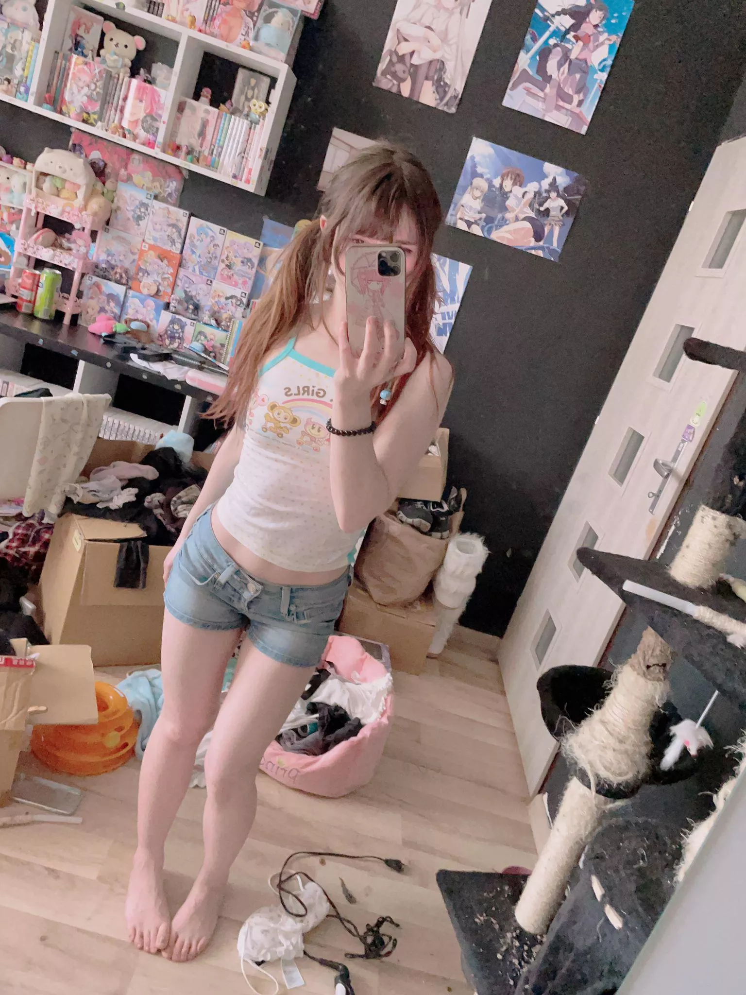 Im in love with my shape now posted by goldenpupu