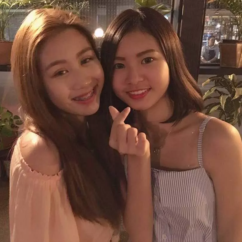 Left or Right ? Choose 1 to Cum posted by Natural-Yam3968