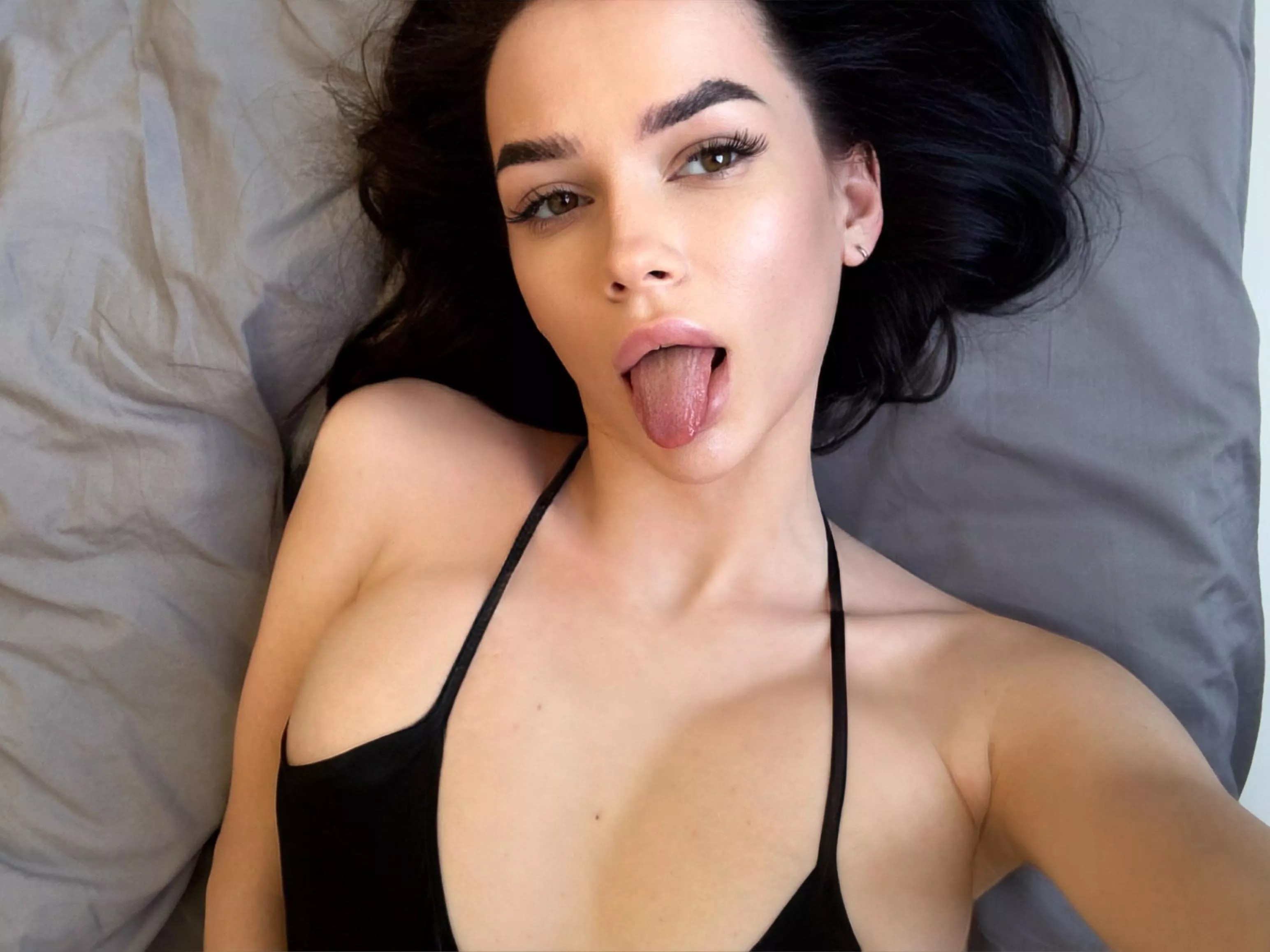 Let me be your naughty sweet cutie posted by ruthytwo67