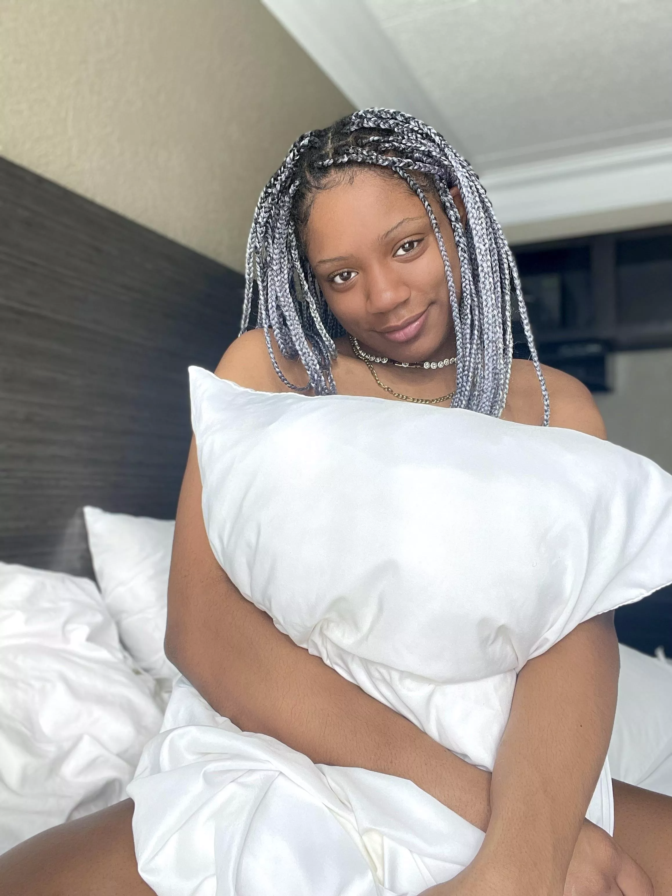 Let’s just fuck all day and order room service :) posted by Mercedes_blendz