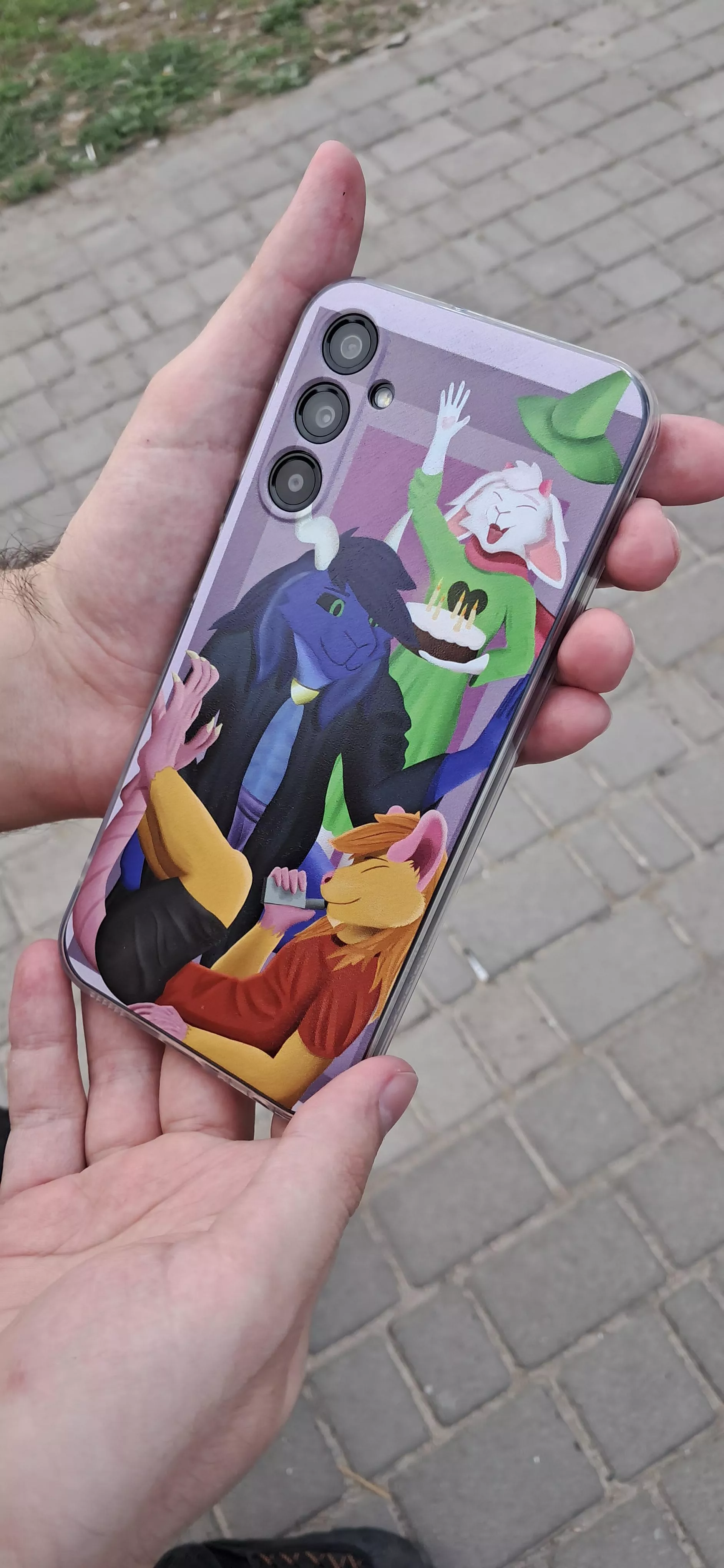 Made myself a phone case with my art ^w^ posted by SadamsRebel