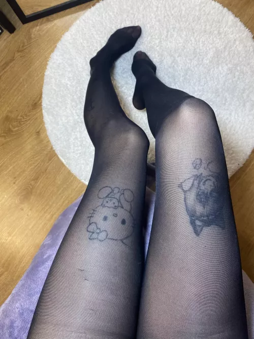 My legs are for your shoulders by My_Butterfly_Effect