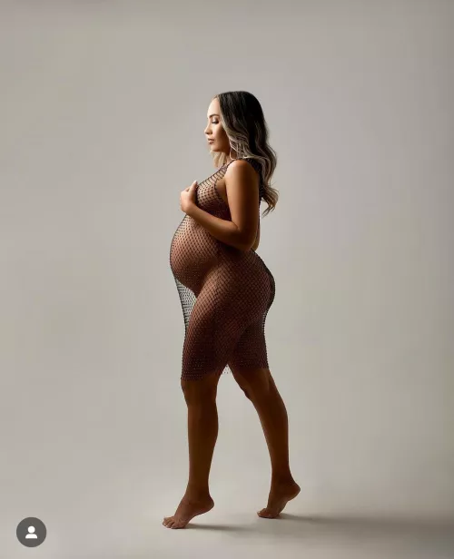 Pregnant woman glowing ✨✨✨ by ConsiderationOdd9871