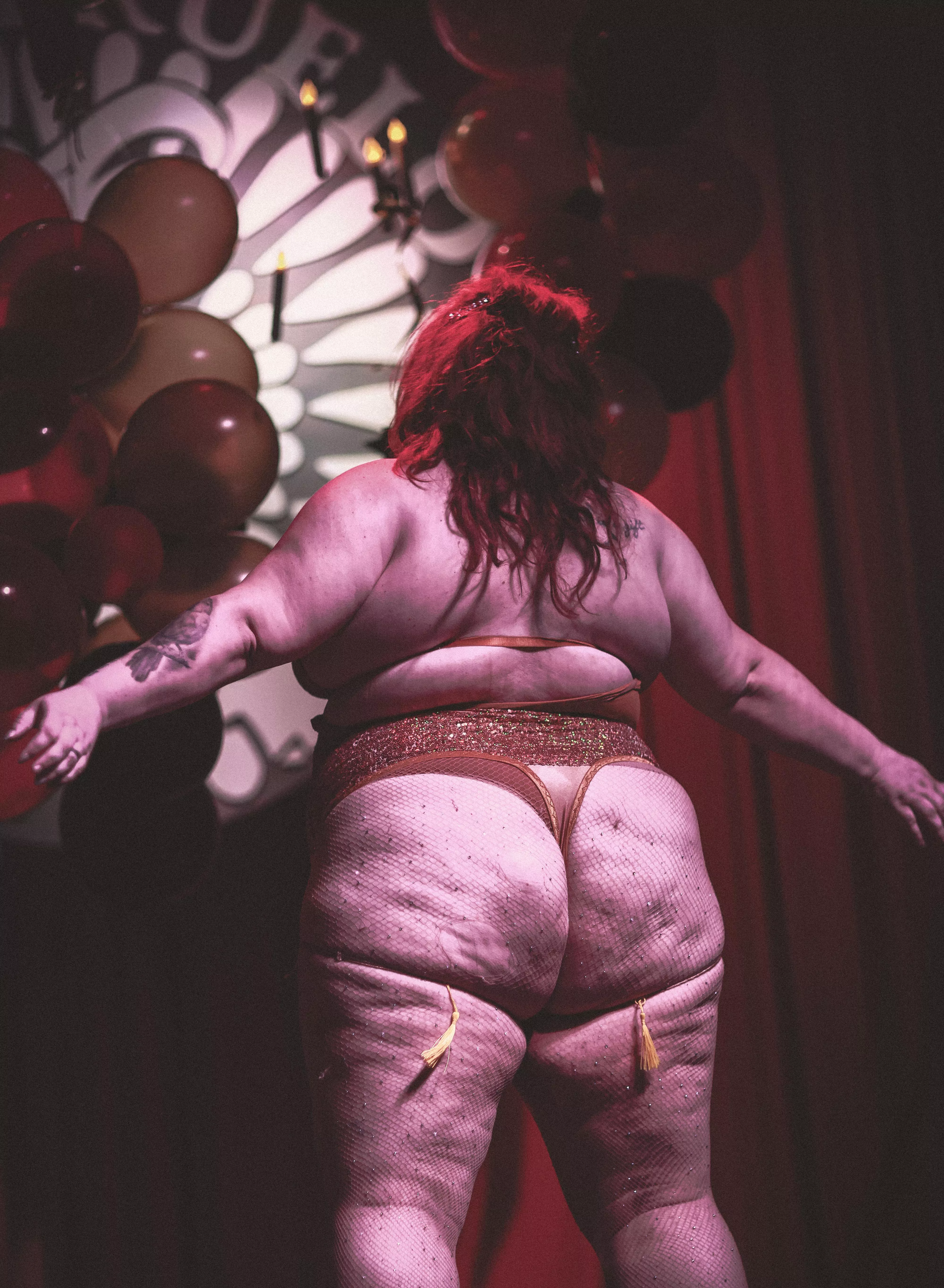 Shaking my ass for an audience is a turn on posted by Greenxxx55