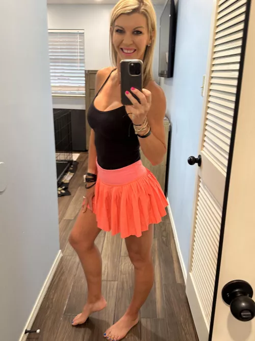 Sharing my outfit for tonight’s PTA meeting, just kidding, I don’t get invited  by fitnesswife1983