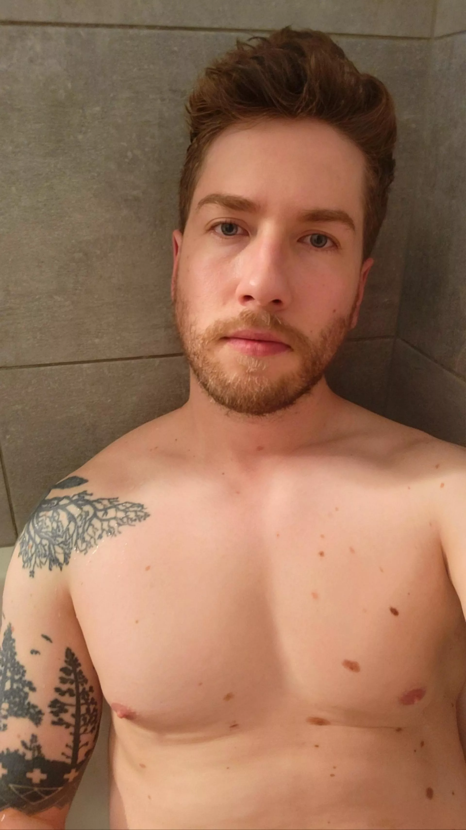 Tired bathtub time 🛁 posted by Araren