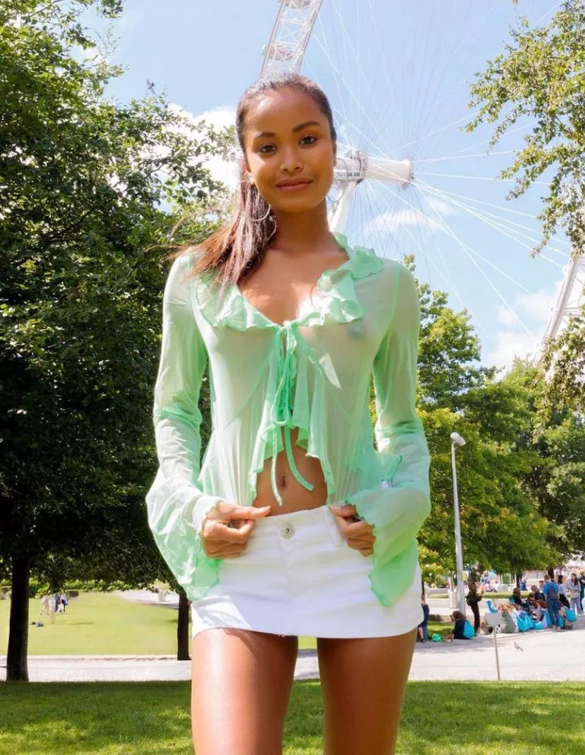 Tits make me happy posted by itsputri