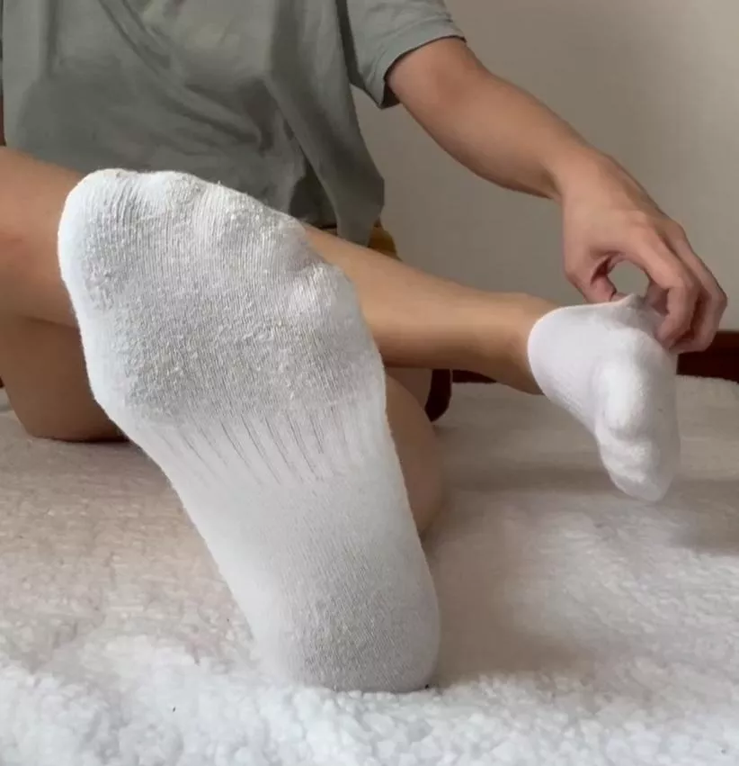 Who wants my sock after I take them off ? 🤭 posted by natsweetasianfeet4