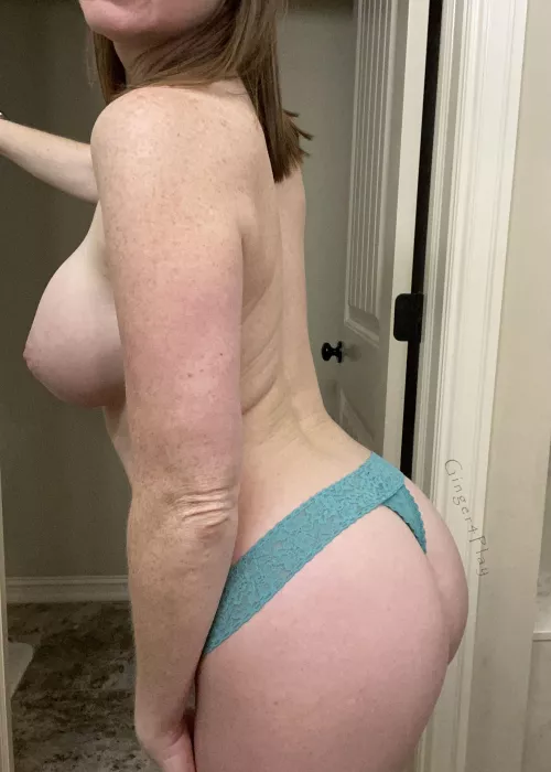 With an ass like this, if you wanted to fuck standing up, it wouldn't be an problem [F] by _ginger4play