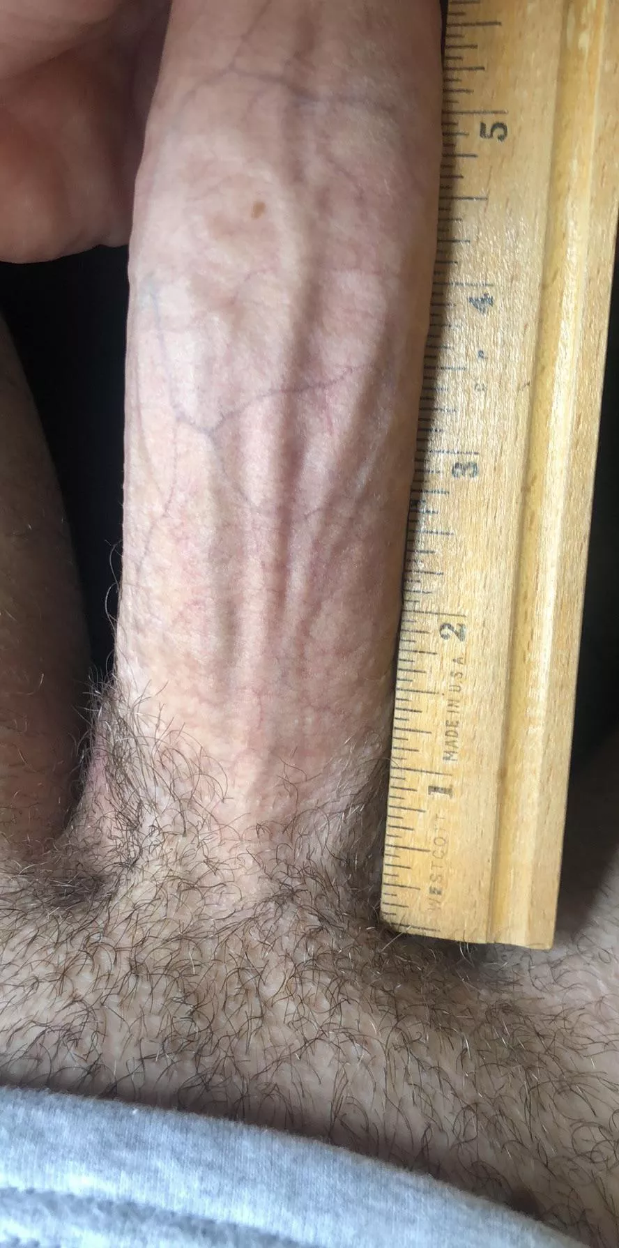 Admit it if ur cock ends before the end of this photo 📏 posted by masondlong