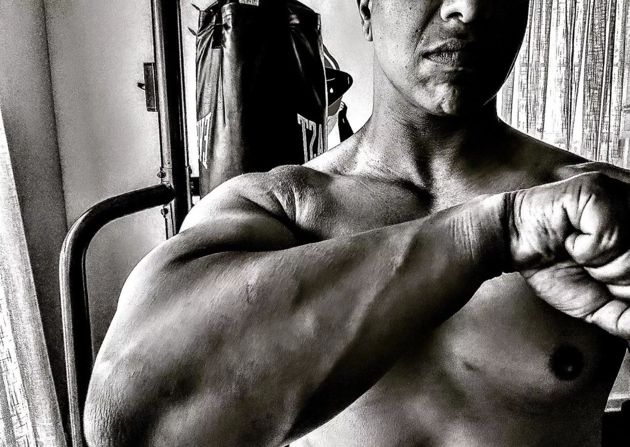 Am I doing this forearm thing right? 🫢 posted by Asleep-Nature-2128