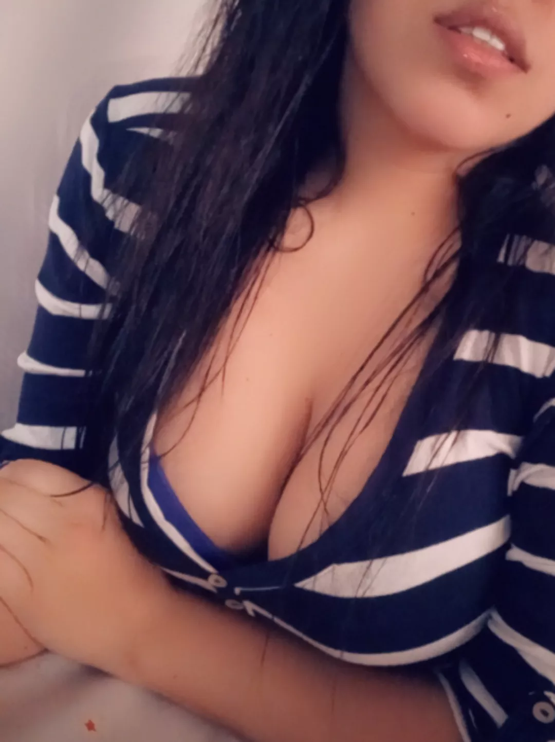 An excellent cleavage!  posted by LiSa21-