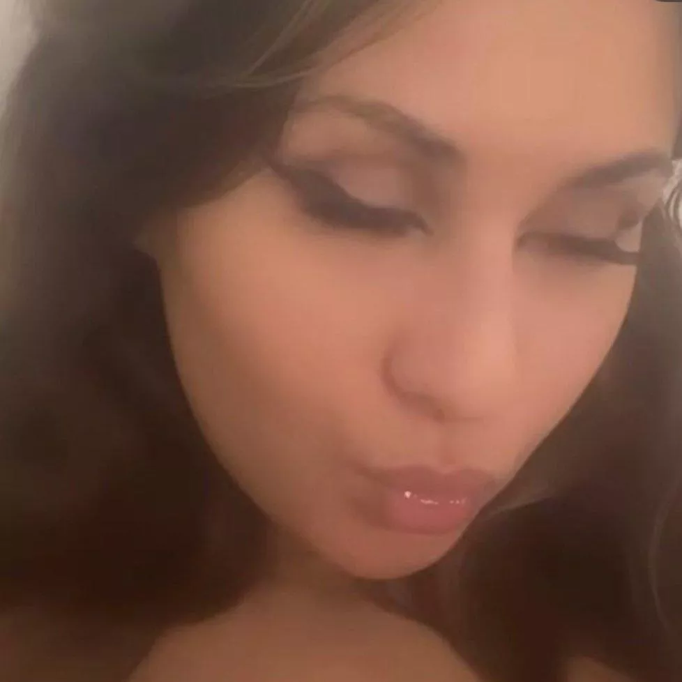 Anyone online wanting a chav to facefuck me posted by XDumbLatinaEUX