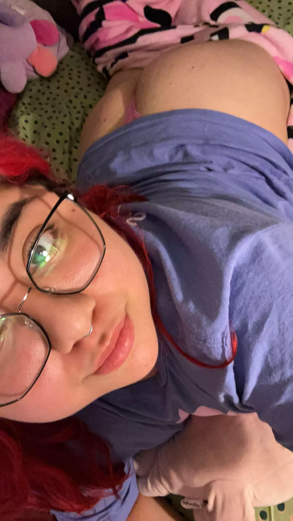 Anyone wanna send some dick pics? ;) posted by poopsock-2