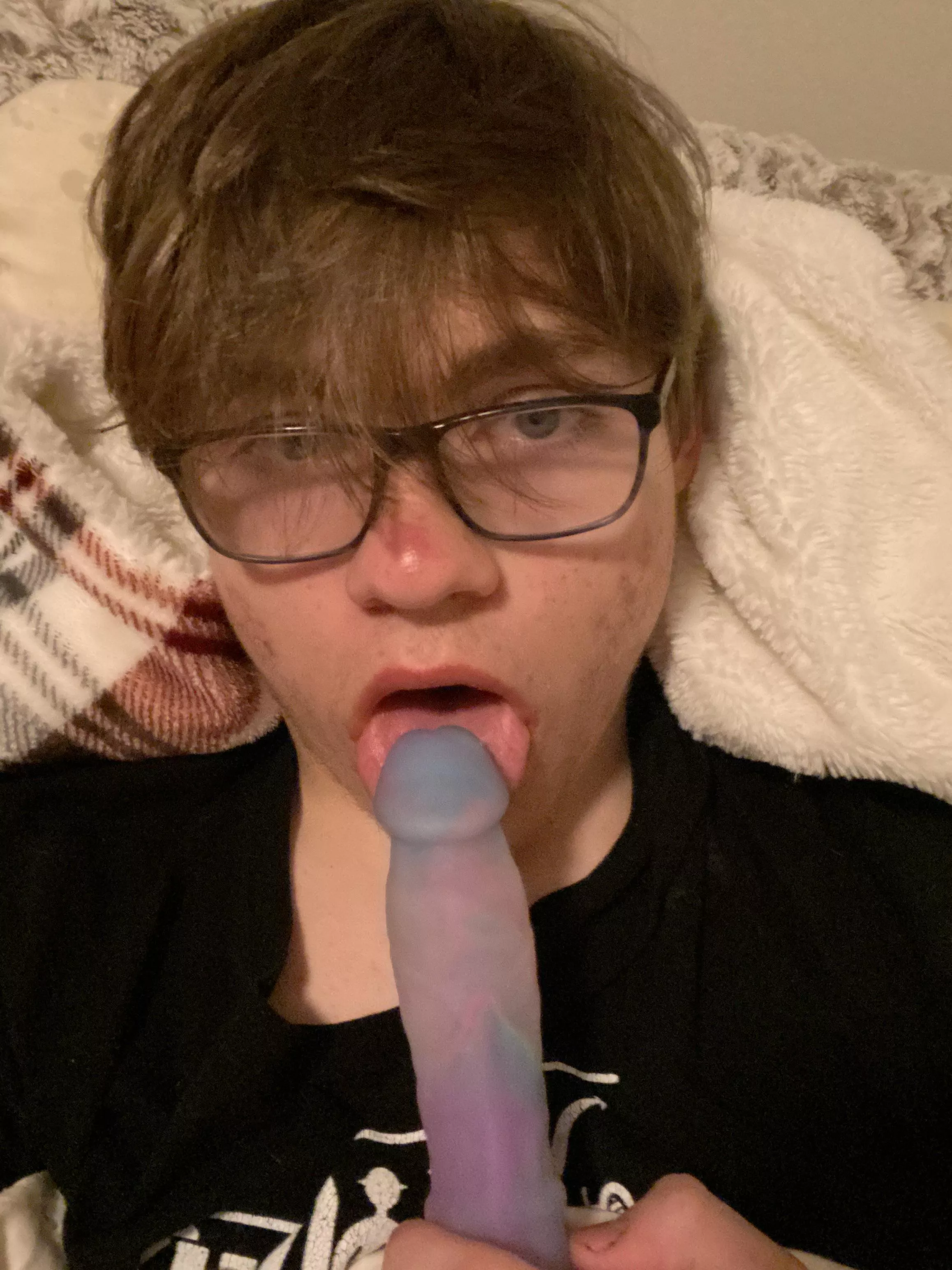 Anyone wanna watch me fuck my throat with this? posted by Hour_Necessary_4565