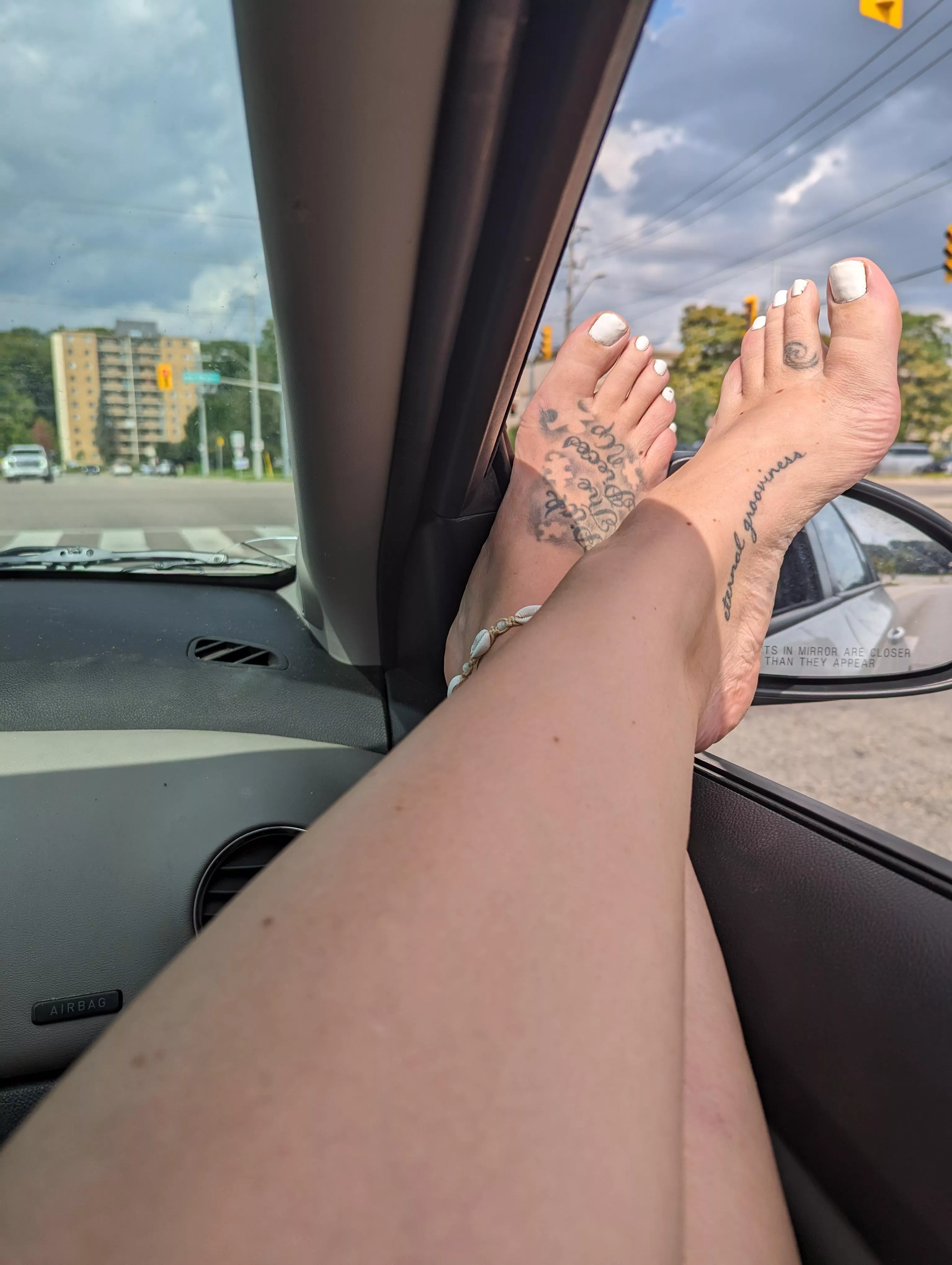 Cause A Scene Where Ever I Go!  posted by BeeBinisky