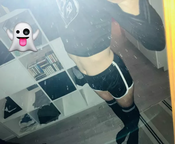 Finally found enough courage to try crop top :] (sorry for the dirty mirror) by Anomaly_919