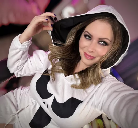 Gorgeous  by carl6236