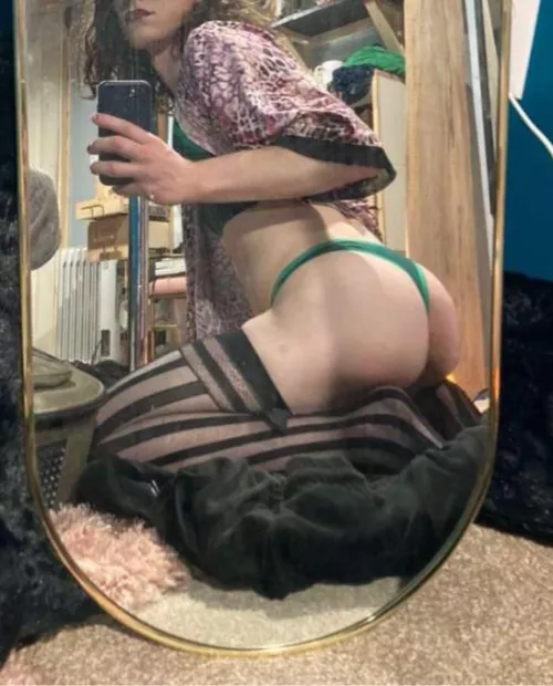 Hey everyone:) by Mallory_Lynx