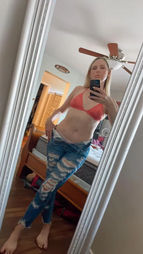 I might be the middle-aged neighbor lady you've always wished for @Amandastarrly by EmbarrassedAd3674