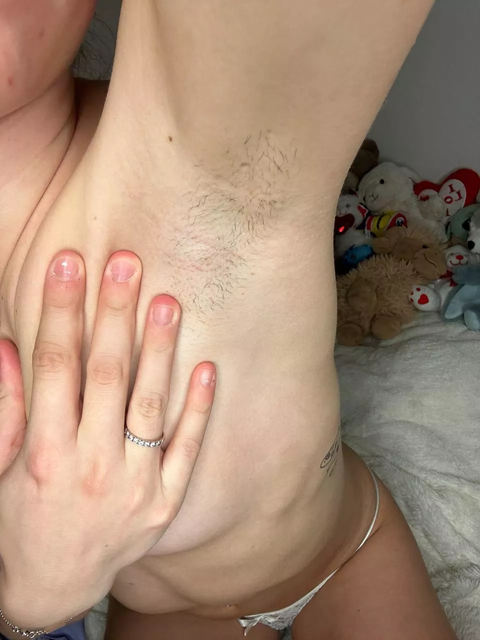 I wonder what older men think of my cute armpits 18f posted by basham95
