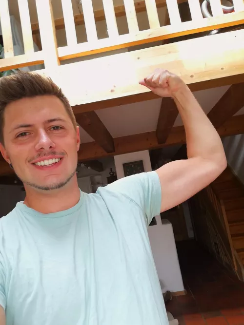 It's not much, but it's also the angle :D Starting to gain back some confidence and working towards a body I feel comfortable in :). Gay dating is rough.. by CottonSlayerDIY