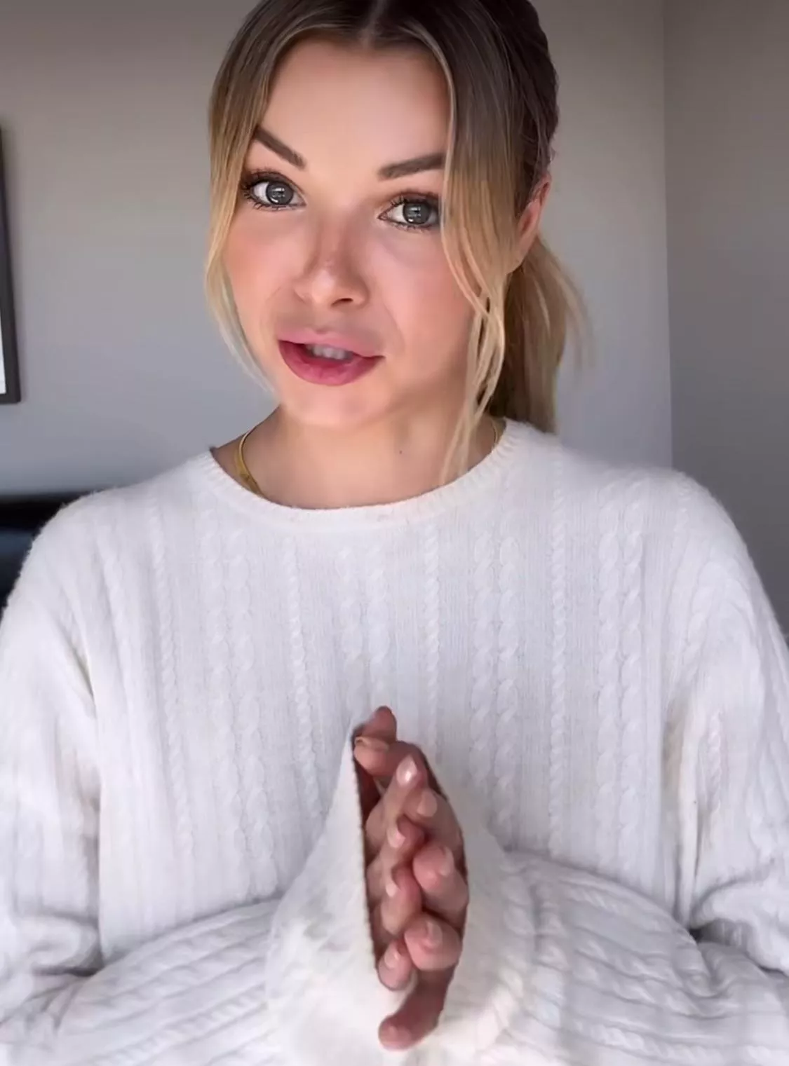 Madi Teeuws posted by cashmere1977_v3