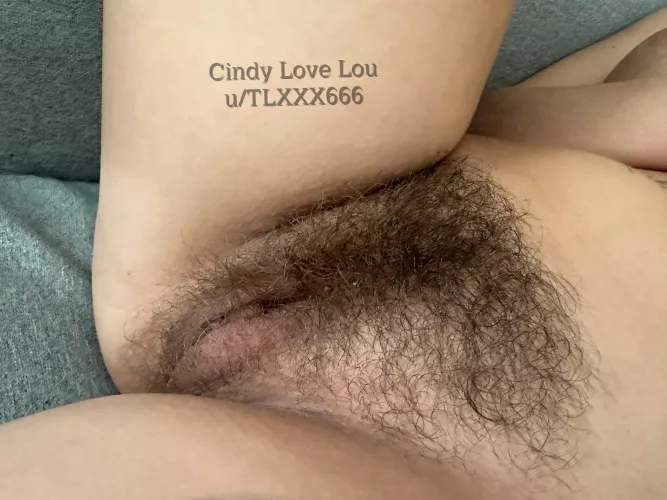 My hairy pussy.  by TLXXX666
