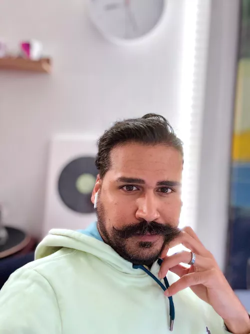 No one will see this anyway.  Bored and studying.  by ohdoyouknowhow