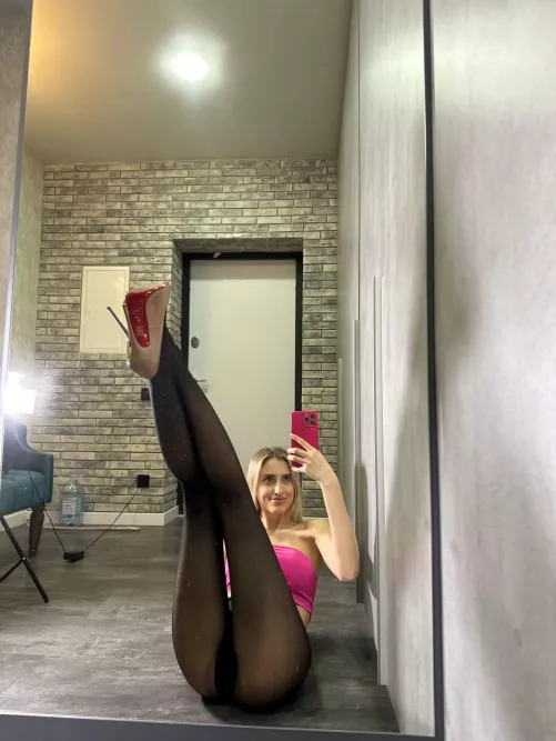 Pantyhose always look better like this! by imromaaa